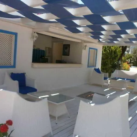Artinus Hotel 4*